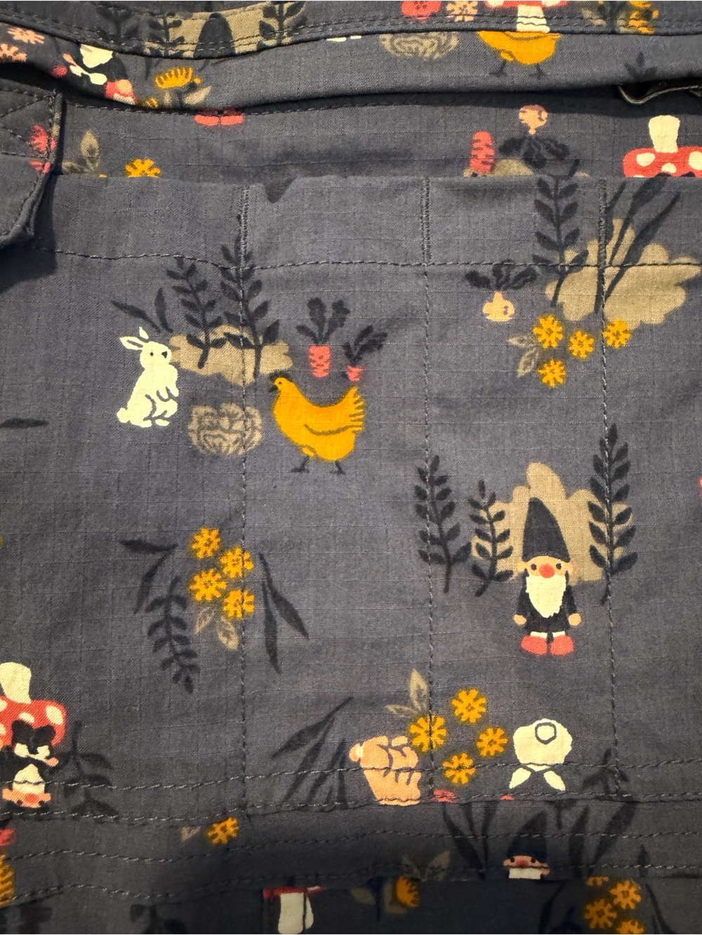 Duluth Trading Co Navy Floral & Yellow Chicken Print Overalls short 🩳 - Picture 4 of 8